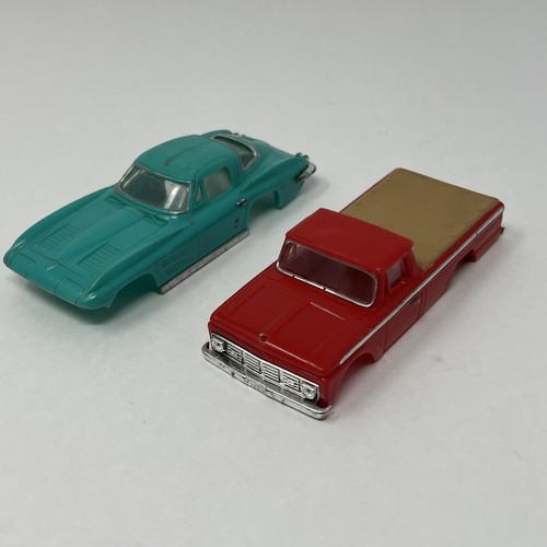 Lot of 2 Vintage Ideal Motorific Slot Car Body Corvette Stingray Ford Truck