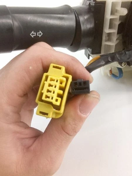 Interruptor de columna Mitsubishi Outlander 2007-2010 OEM usado Foto 4 de 4