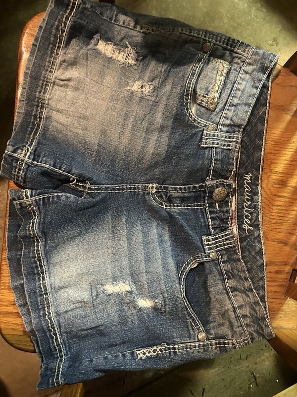 Maurices Girls Blue Denim Shorts Size 9/10 Solid Button Closure Casual