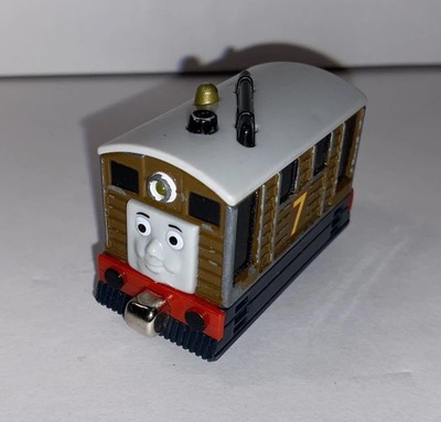 2009 Thomas & Friends Train Take N Play Diecast Talking Light Up TOBY Magnetic