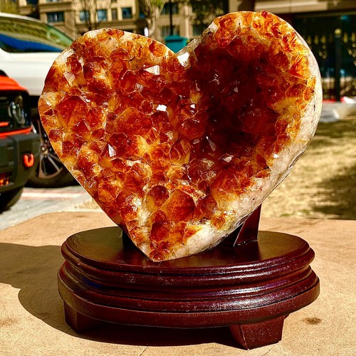 5.74LB Brazilian yellow crystal block hand cutting heart-shaped treatment - 第 2/13 張圖片