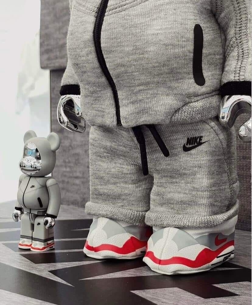 Medicom 400% + 100% Bearbrick ~ NIKE Be@rbrick TECH FLEECE N98