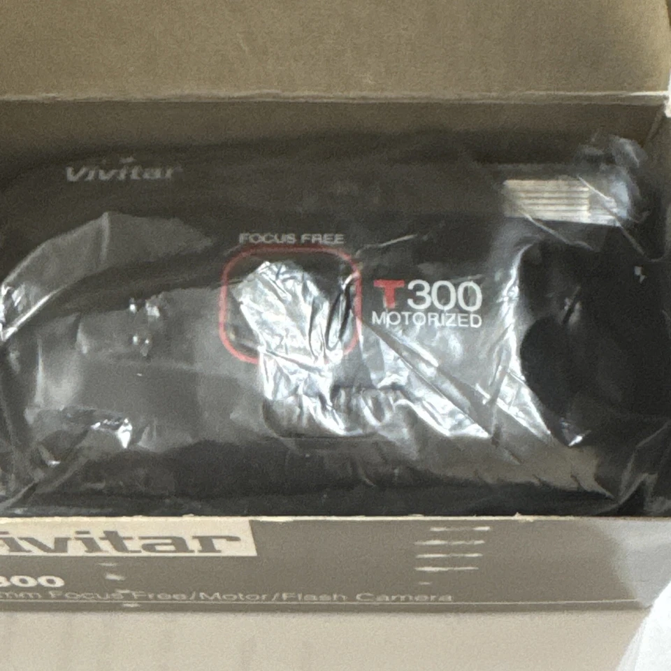 Vivitar T300 Motorized Camera / Flash - Focus Free~New In Box - Image 3 of 4