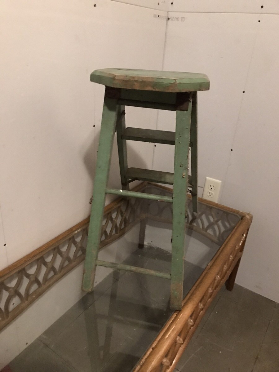 ANTIQUE VTG PRIMITIVE ORIGINAL GREEN PAINT WOOD FOLDING STEP STOOL ANTIQUE VTG PRIMITIVE ORIGINAL GREEN PAINT WOOD FOLDING STEP STOOL
