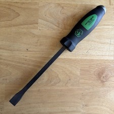 Matco Tools 12 Curved Tip Striking Pry Bar Green Comfort Grip Pbg12b Matco Tools 12 Curved Tip Striking Pry Bar Green Comfort Grip Pbg12b