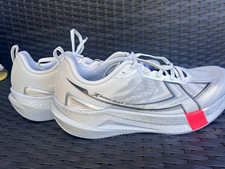 Xtep Pacer Herren Laufschuhe Sneaker Weiß/Silber Mesh atmungsaktiv EU 45
