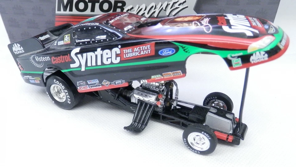 Action John Force Elvis & Pedregon Selena Gomez Funny Car 1:32 Castrol Race Cars - Image 3 of 4