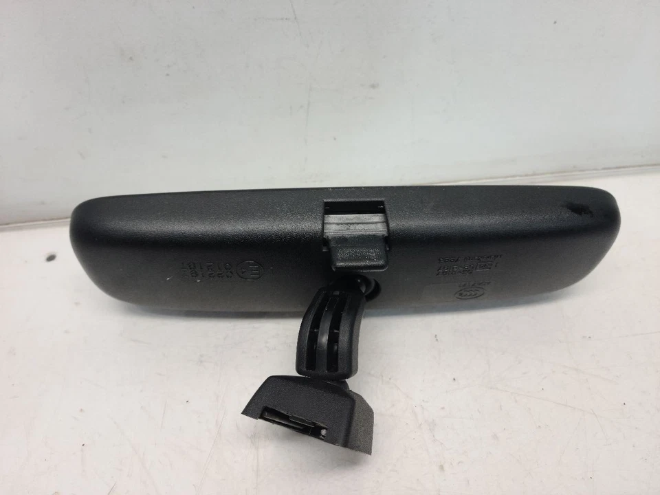 2006-12 Toyota Yaris (Sedan) Interior Rear View Miror - Manual Dim - Image 3 of 4