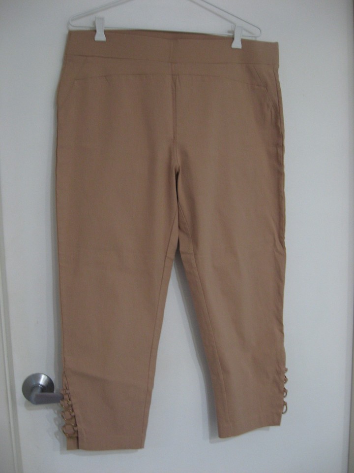 ROCKMANS CARAMEL CROPPED PANTS WITH GOLD RING DETAIL AT HEM SIZE 16