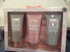 Body lotion set “white grace” fragrance...