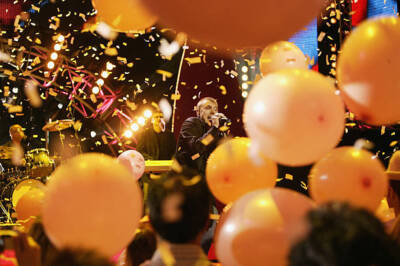 Ronan Keating on stage at ASDAs Tickled Pink Girls Night In chari- 2004 Photo