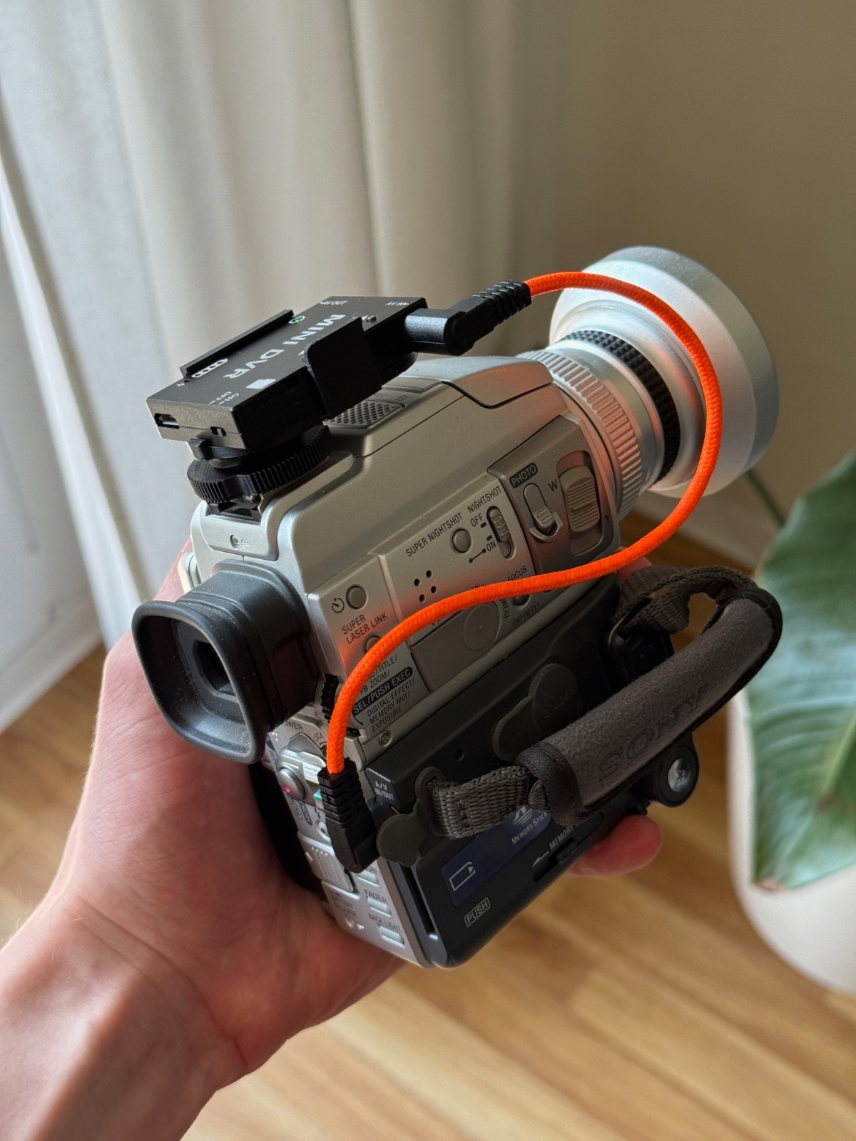 Mini DVR mount / bracket - cold shoe / hot shoe - mini DVR FPV camcorder