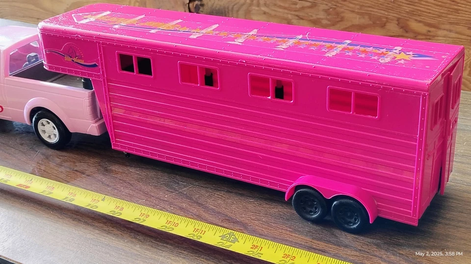 Valley Ranch Pink Pick Up Truck and Horse Trailer - Image 2 of 4