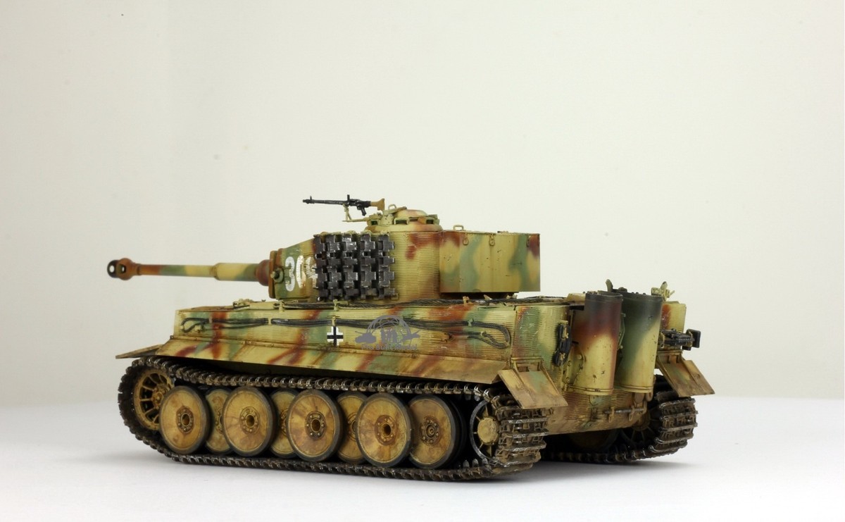 PreSale ProBuilt 1:35 Tiger I Late Production /w Zimmerit