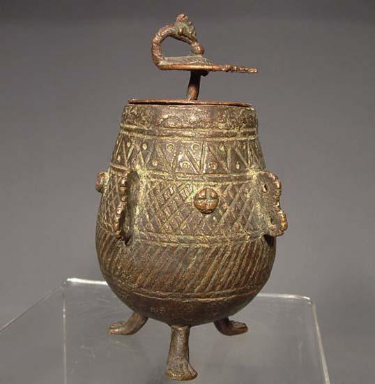 Bronze Money Box From Dhokra Tribal Region - 19th Century Bronze Money Box From Dhokra Tribal Region - 19th Century
