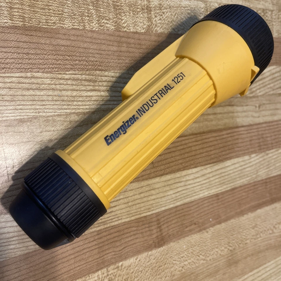 Energizer Industrial 1251 Eveready Heavy Duty Yellow Flashlight Made in USA - Image 2 of 4