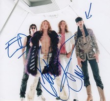 The Darkness Autogramm signed 20x20 cm Bild