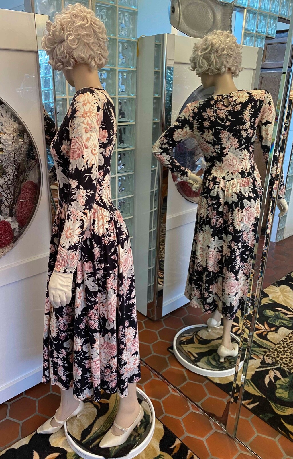 Laura Ashley Made in Italy Black Pink Floral Dress Co… Gem