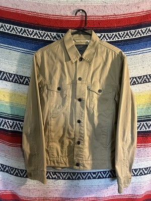 Levi's men's trucker jacket in a versatile khaki tan color , size medium 