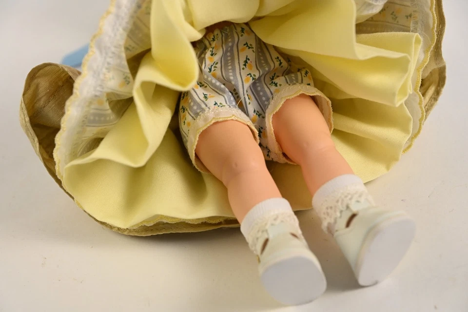 Madame Alexander Bee My Friend Alexander Doll Co. Товар No 38125 - Изображение 4 из 4