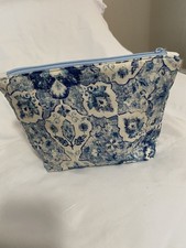 Cosmetic Bag Make Up Bag Accessory bag Zipper enclosure. quilted. washable Gift