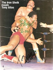 AM47 Iron Sheik  Tony Atlas signed vintage Wrestling Magazine back cover   w/COA