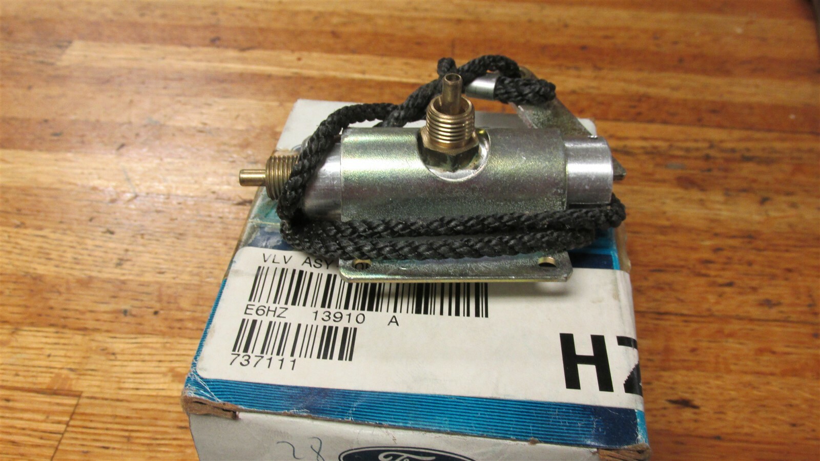 NOS 1986 1994 FORD CF600 CF700 TRUCKS AIR HORN CONTROL VALVE E6HZ