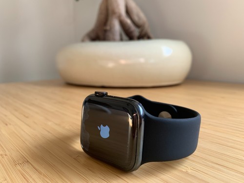 Apple Watch Series 4 44mm, Stainless. Space Black (GPS+ LTE) Black Band - FAULTY - Picture 2 of 10