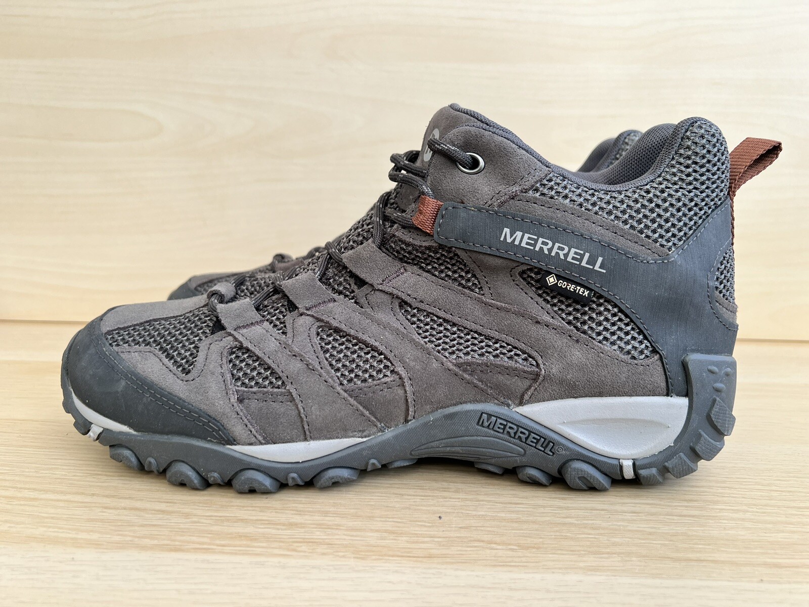 MERRELL Alverstone GORETEX Mens Mid Walking Boots Size UK 10.5 (Eur 45