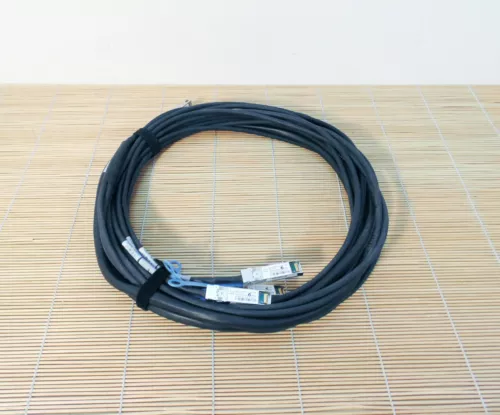 Cisco QSFP-4SFP10G-CU5M 40GBASE-CR4 QSFP+ to 4 10GBASE-CU SFP+ passive 5m V02 V2