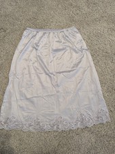 Maidenform sweet nothing slip skirt with laces, M, lavender color