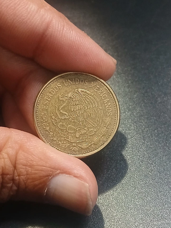 Raro Carranza 1985 MÉXICO $100 PESOS. Moneda mexicana de 100 pesos. Bonito Foto 4 de 4
