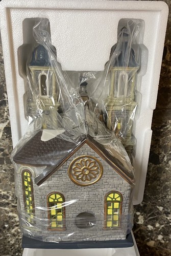 O'Well 2000 Heartland Valley Village Deluxe Porcelain Church Open Box New - Picture 3 of 12