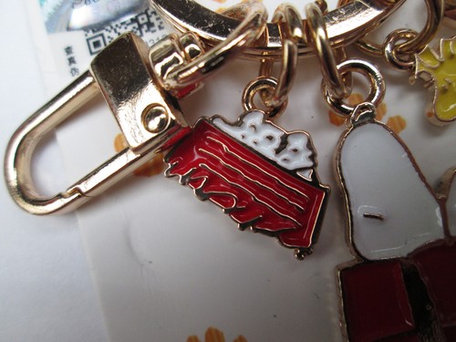 1 x Lovely SNOOPY Peanuts Enamel on Metal Key Ring Key Chain with Charms - Picture 6 of 7