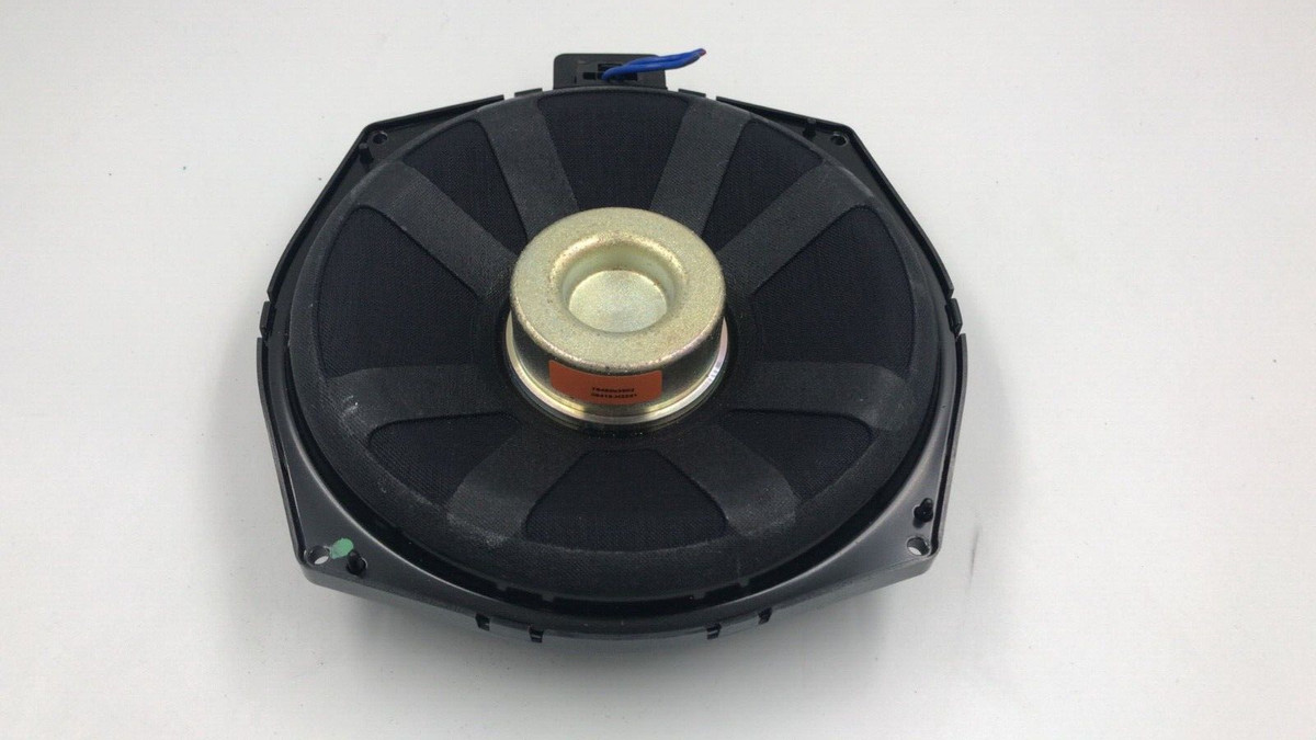 BMW F10 F11 F06 F07 F30 F31 F32 F22 HARMAN KARDON SUBWOOFERS 