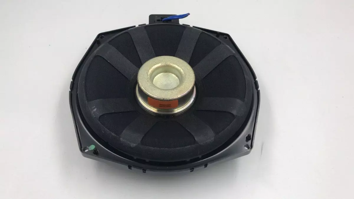 BMW F10 F11 F06 F07 F30 F31 F32 F22 HARMAN KARDON SUBWOOFERS 