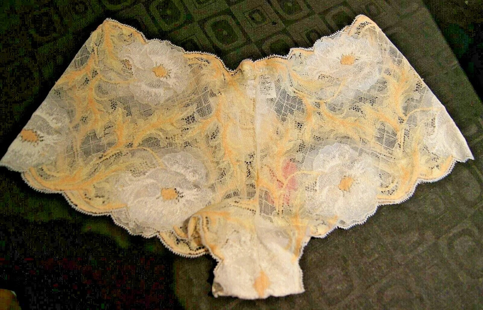 "Sol"" pantalones cortos profundos Arianne crema/amarillo con estampado de mariposa ""Soleil"" con estampado de mariposa L Foto 4 de 4