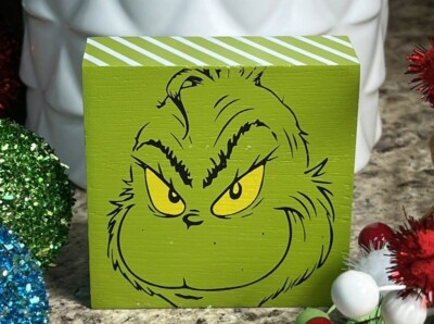 Dr. Seuss How the Grinch Stole Christmas '' Green Grinch Face ''  Decor Block U43