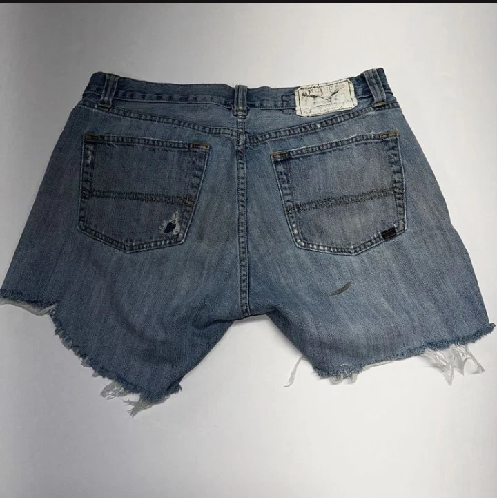 Distressed American Living Blue Denim Cut Off Jeans Shorts Jorts Size 33 - Image 2 of 4
