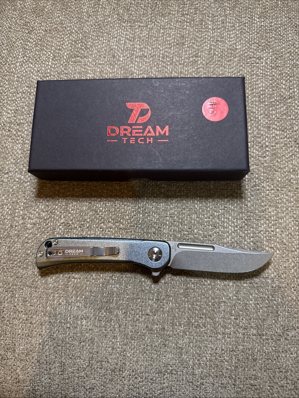 Dream tech D4055AG button lock pocket knife