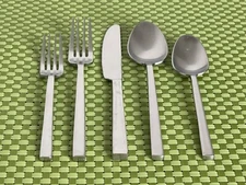Unknown Manufacturer Stainless 20pc Set Satin Indonesia Flatware B69G