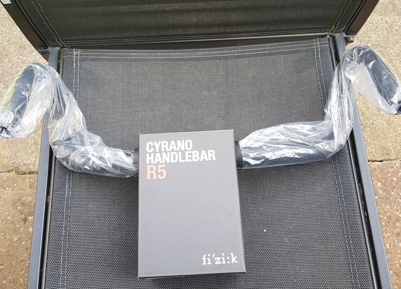 Fizik Cyrano R5 Aluminum Road Drop Handlebar - 42cm Snake