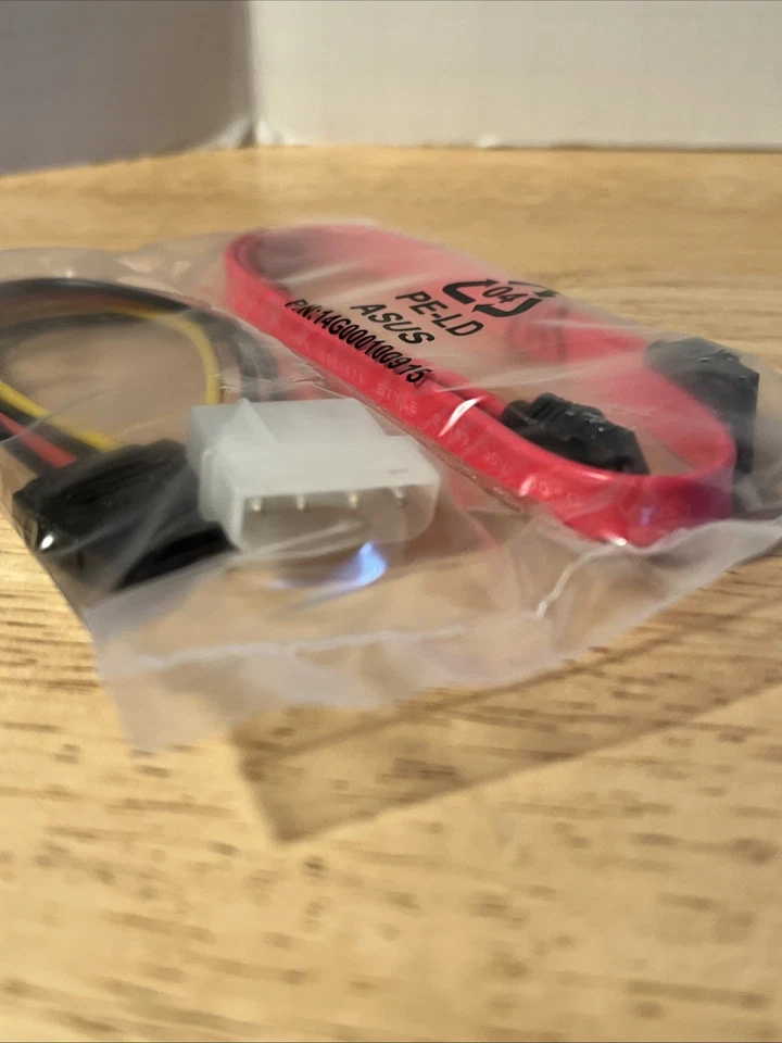 Asus A8V-XE **Motherboard PARTS ONLY** Support CD, Sata AsLink Plug, Ribbons - Image 4 of 4