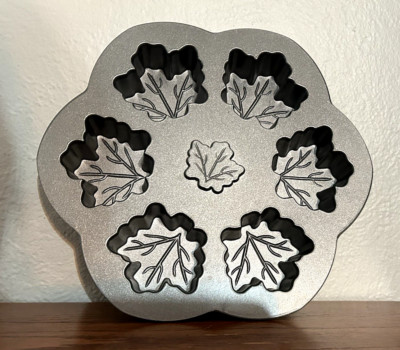 Nordic Ware Maple Leaf Muffin Cupcake Pan Heavy Cast Aluminum Made in USA