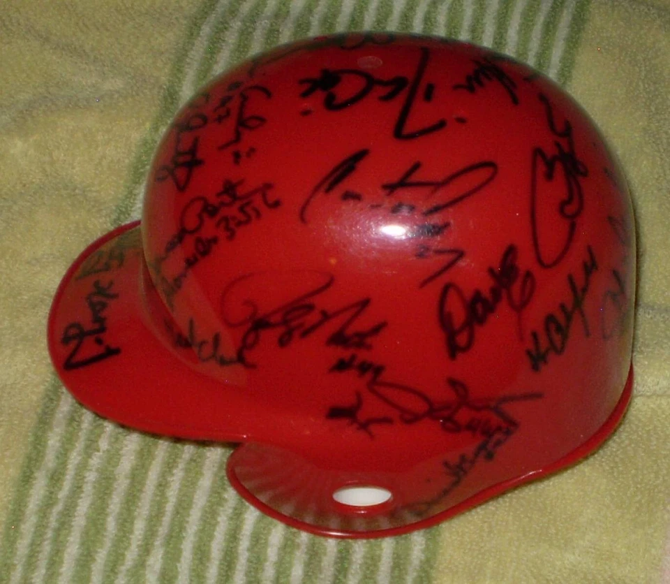 Mini casco de bateo de los Cardenales de San Luis firmado por 22 Cardenales Foto 2 de 4