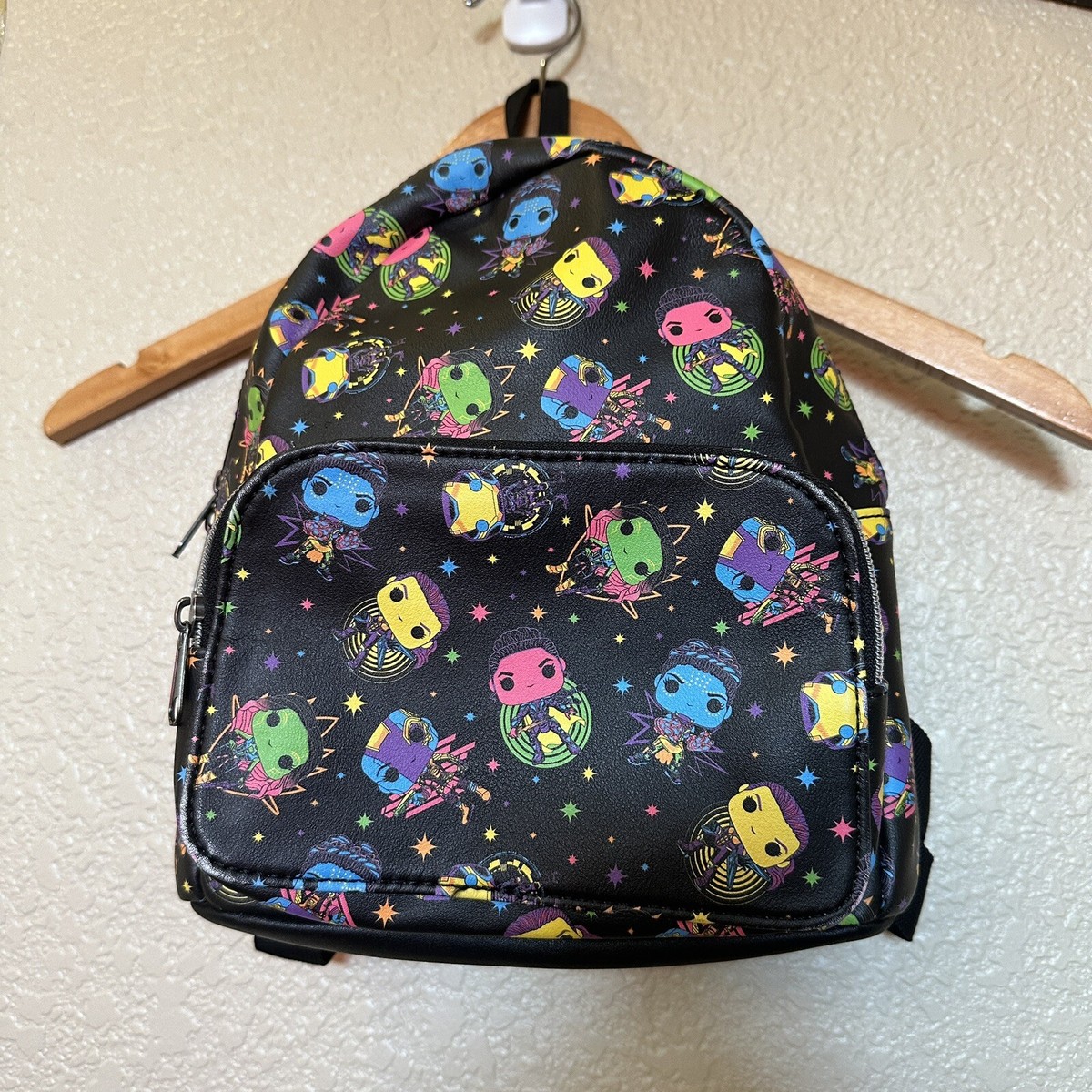 Funko POP Marvel: The Infinity Saga BLACKLIGHT Mini Backpack Neon  display picture 1