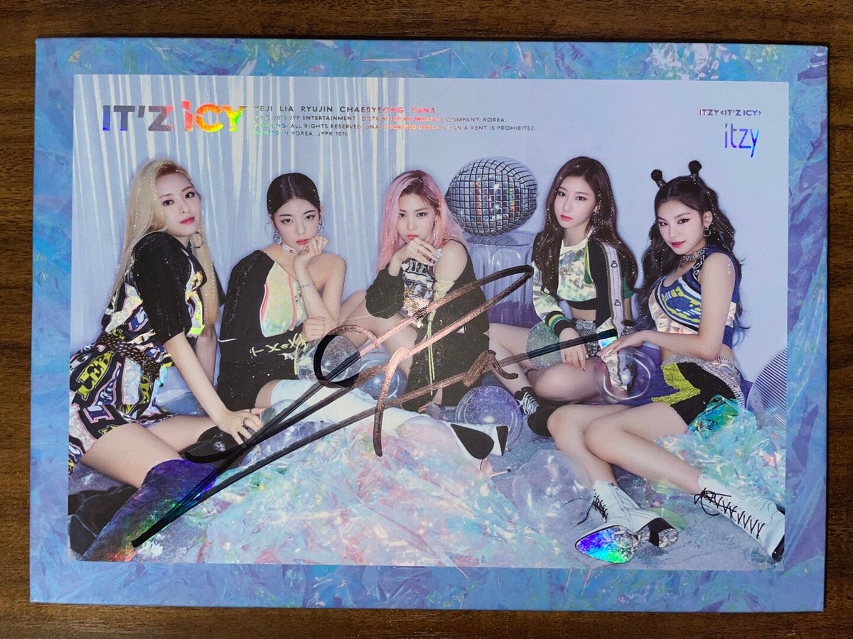 ITZY [IT'Z ICY] LIA AUTOGRAPHED SIGNED ALBUM MWAVE ICY VER. | eBay