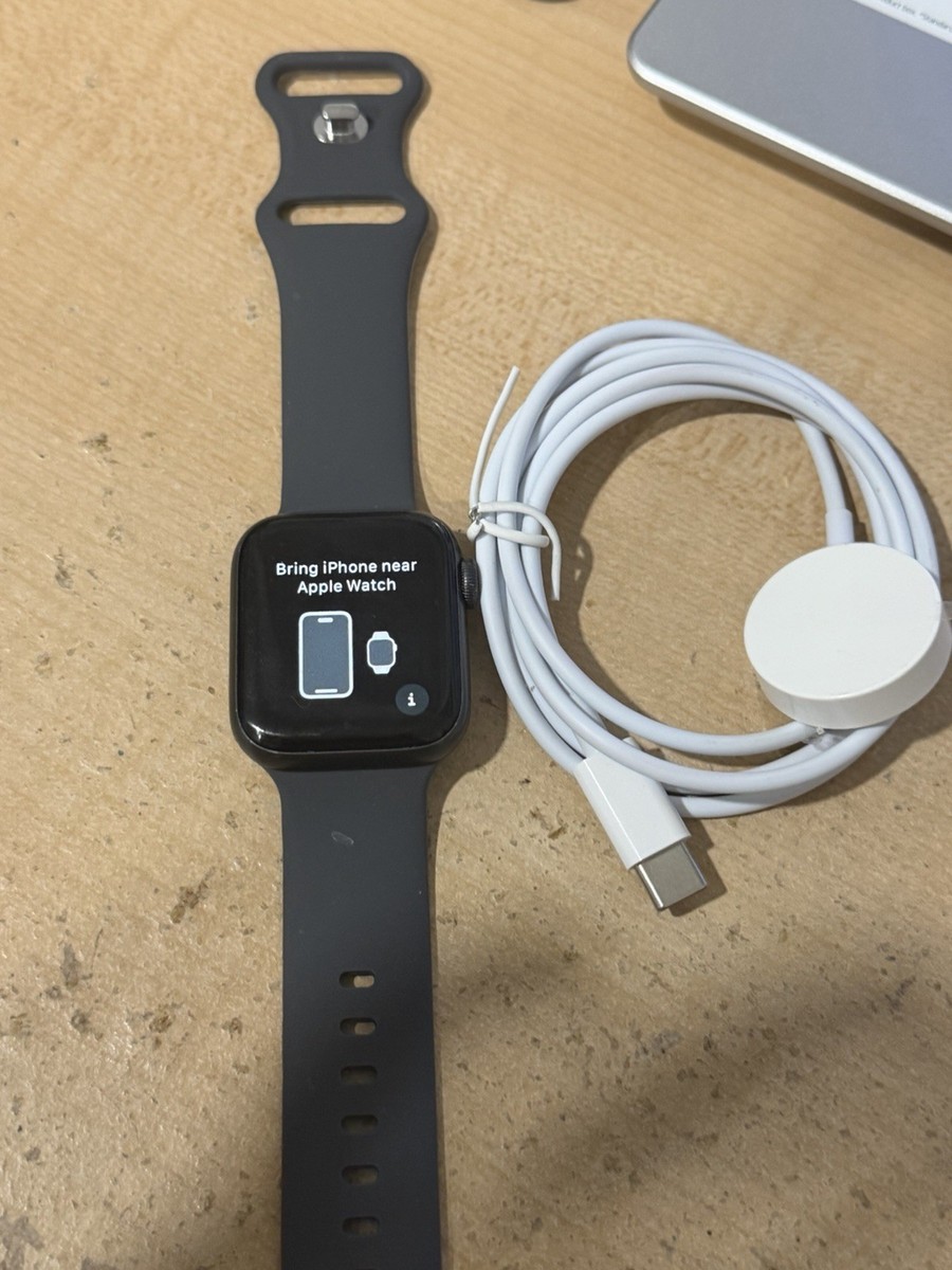 Apple Watch SE 1st Gen 40mm Gray Aluminum Case (GPS Version) | eBay