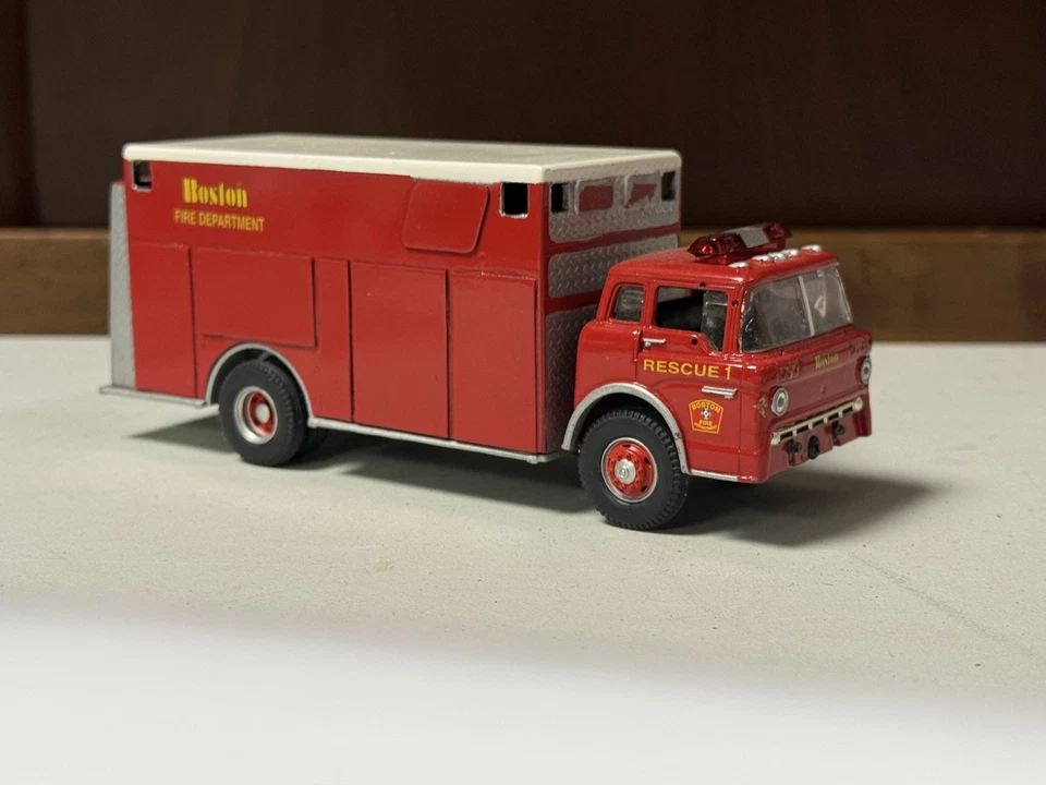 Athearn Precision die-cast 1:50 Ford C Series Rescue Truck Boston Kit-bash - Image 4 of 4