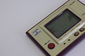 Nintendo Game & Watch Gold Series Helmet CN-07 Made in Japan 1981 Good Cond.